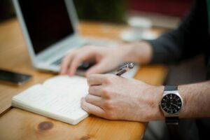 Un auteur doit apprendre son métier