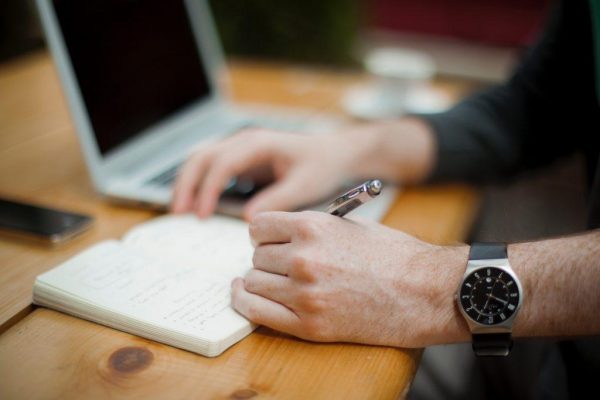 Un auteur doit apprendre son métier